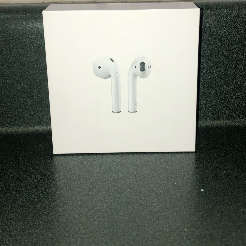 Apple AirPods 1st generation